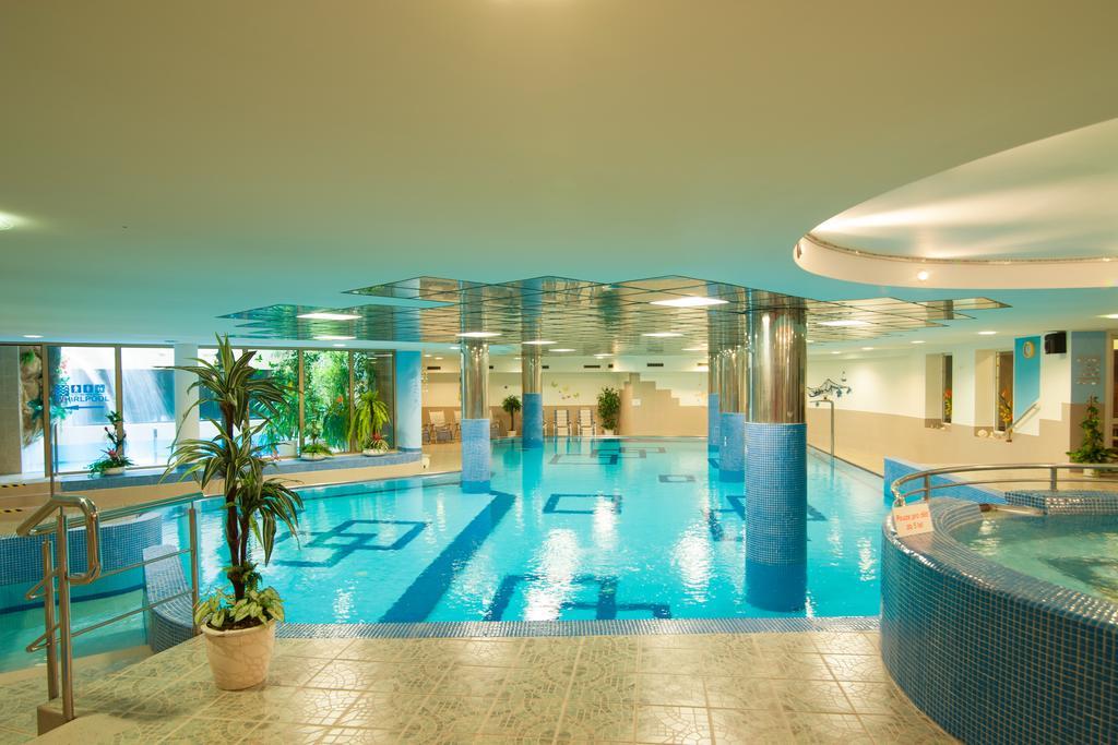 Sport-V-Hotel Hrotovice Bagian luar foto
