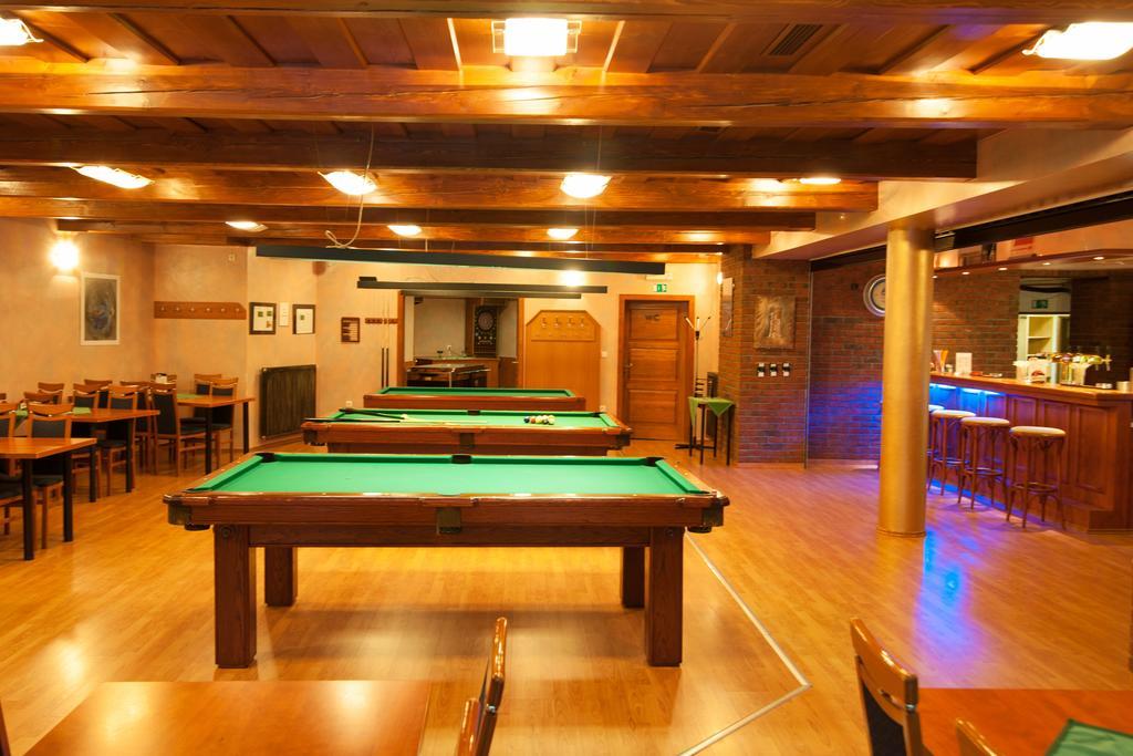 Sport-V-Hotel Hrotovice Bagian luar foto