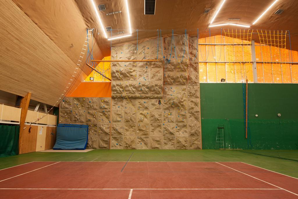 Sport-V-Hotel Hrotovice Bagian luar foto