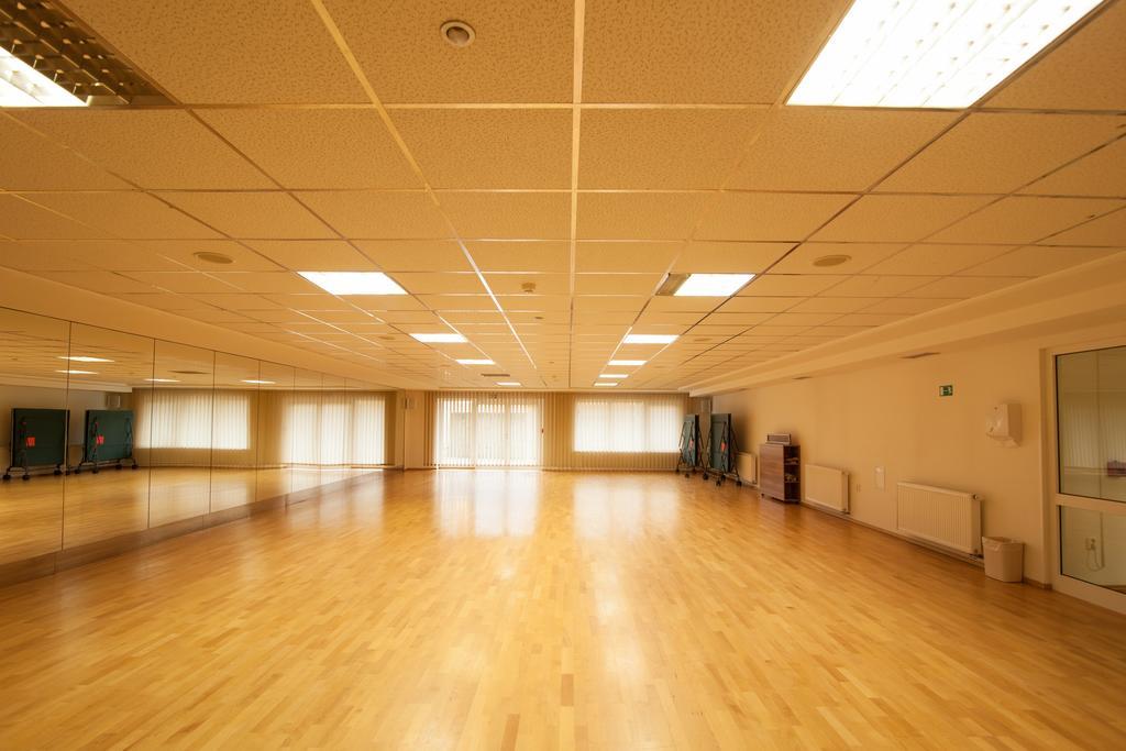 Sport-V-Hotel Hrotovice Bagian luar foto