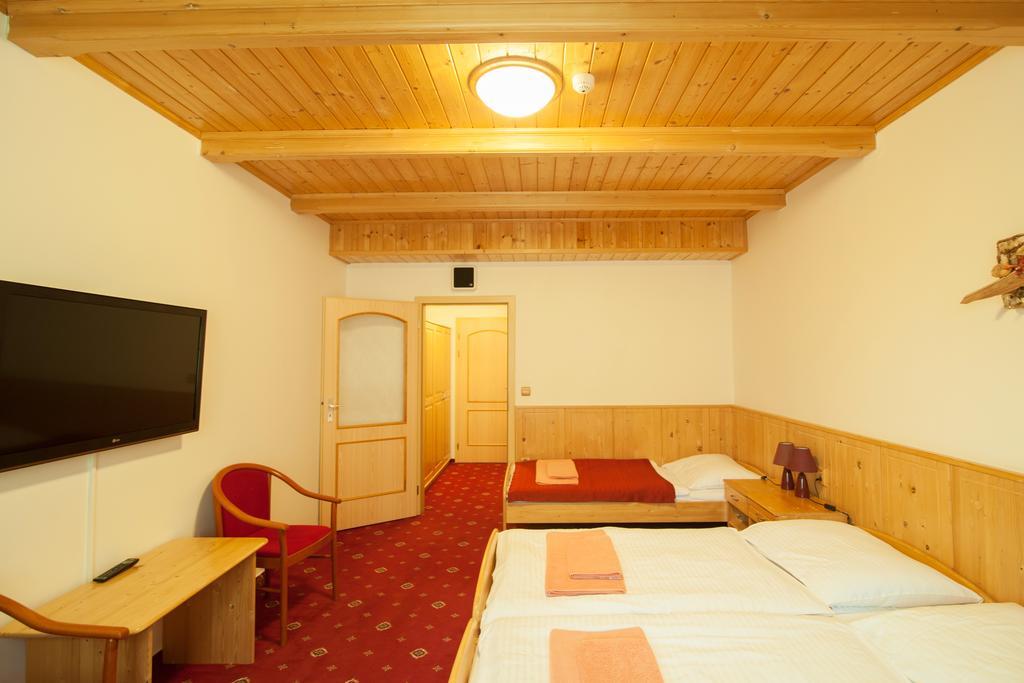 Sport-V-Hotel Hrotovice Ruang foto
