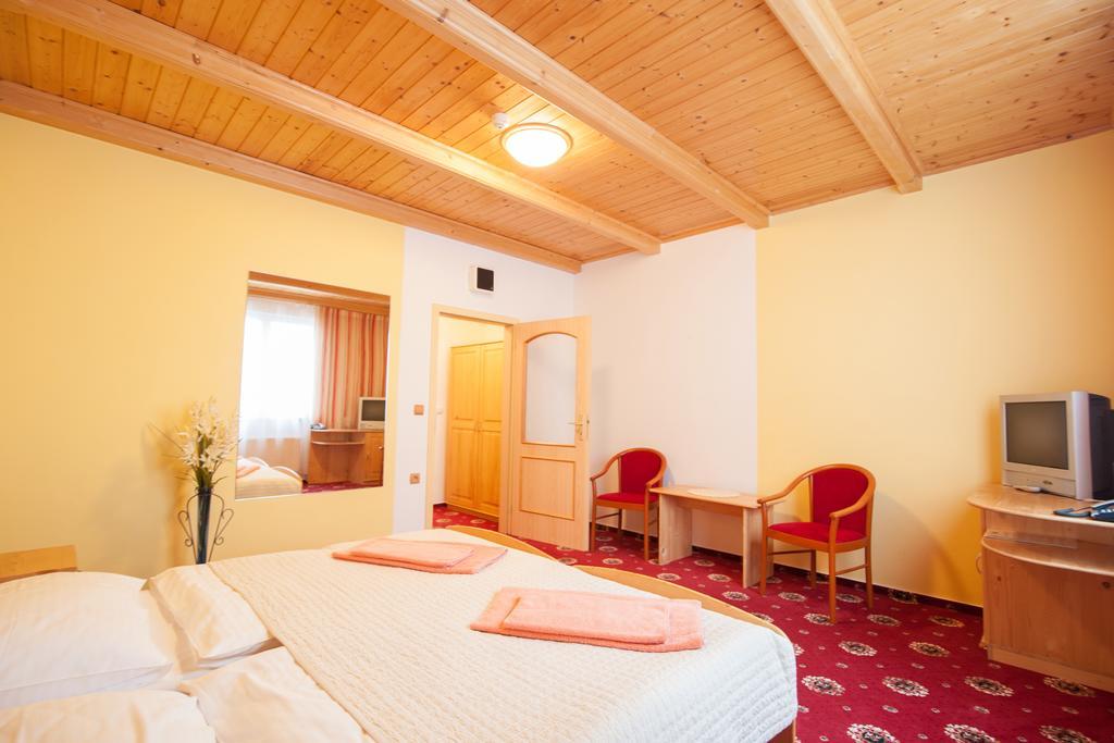 Sport-V-Hotel Hrotovice Ruang foto