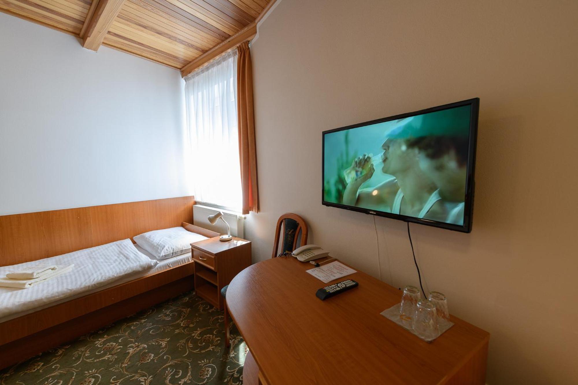 Sport-V-Hotel Hrotovice Bagian luar foto