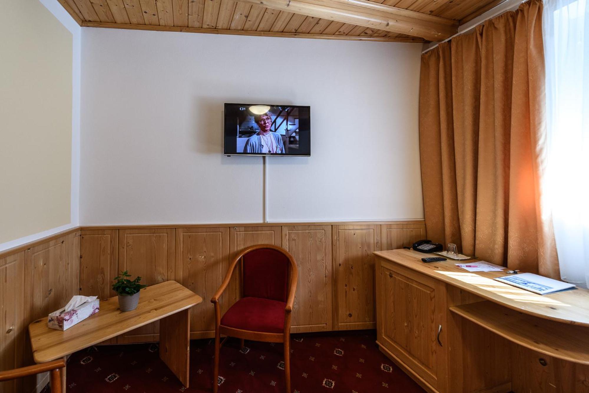 Sport-V-Hotel Hrotovice Bagian luar foto