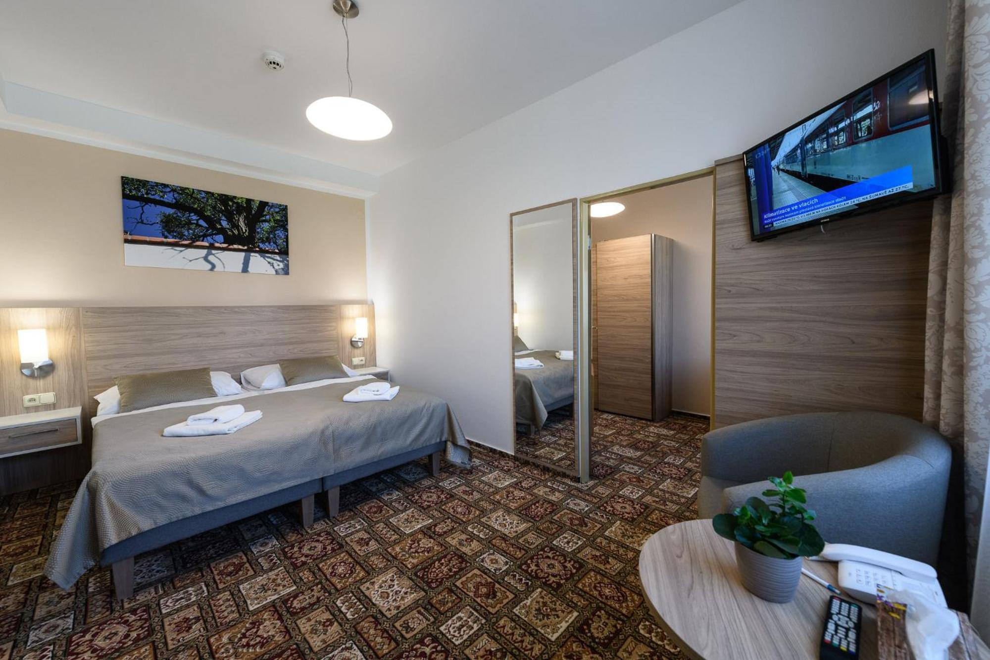 Sport-V-Hotel Hrotovice Bagian luar foto