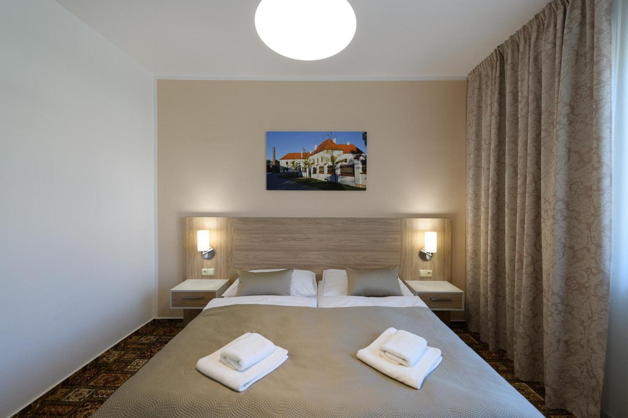 Sport-V-Hotel Hrotovice Bagian luar foto