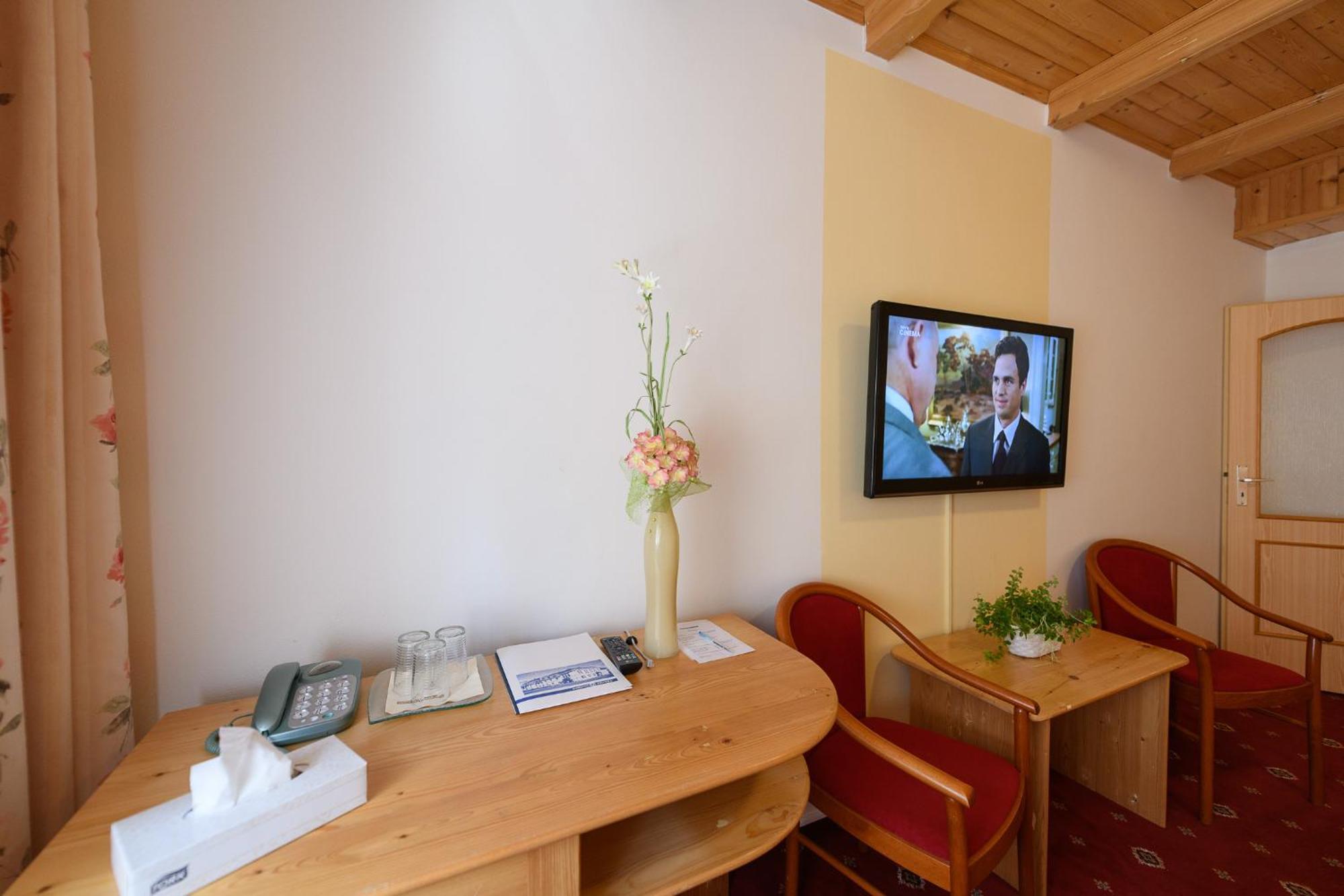 Sport-V-Hotel Hrotovice Bagian luar foto