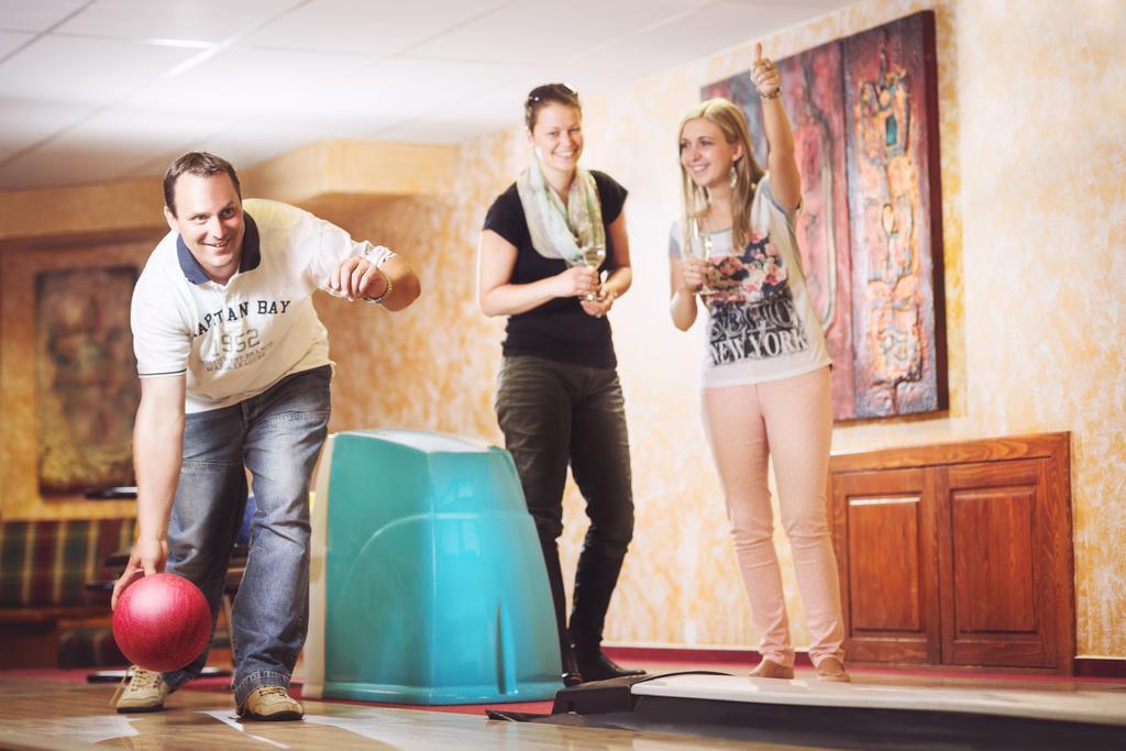 Sport-V-Hotel Hrotovice Bagian luar foto