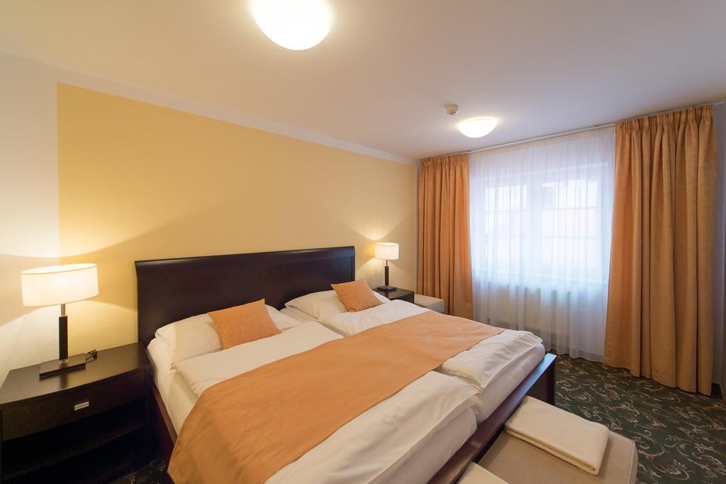 Sport-V-Hotel Hrotovice Bagian luar foto