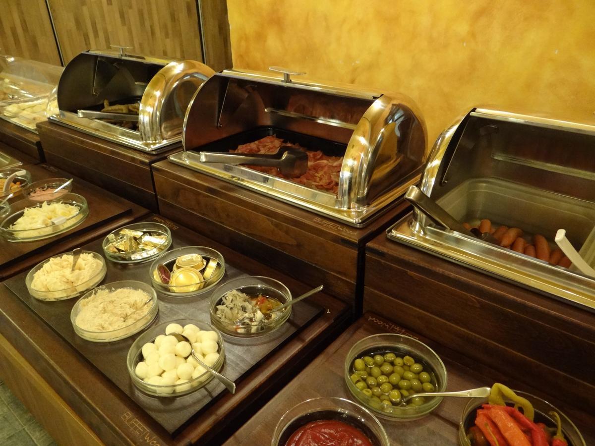 Sport-V-Hotel Hrotovice Bagian luar foto