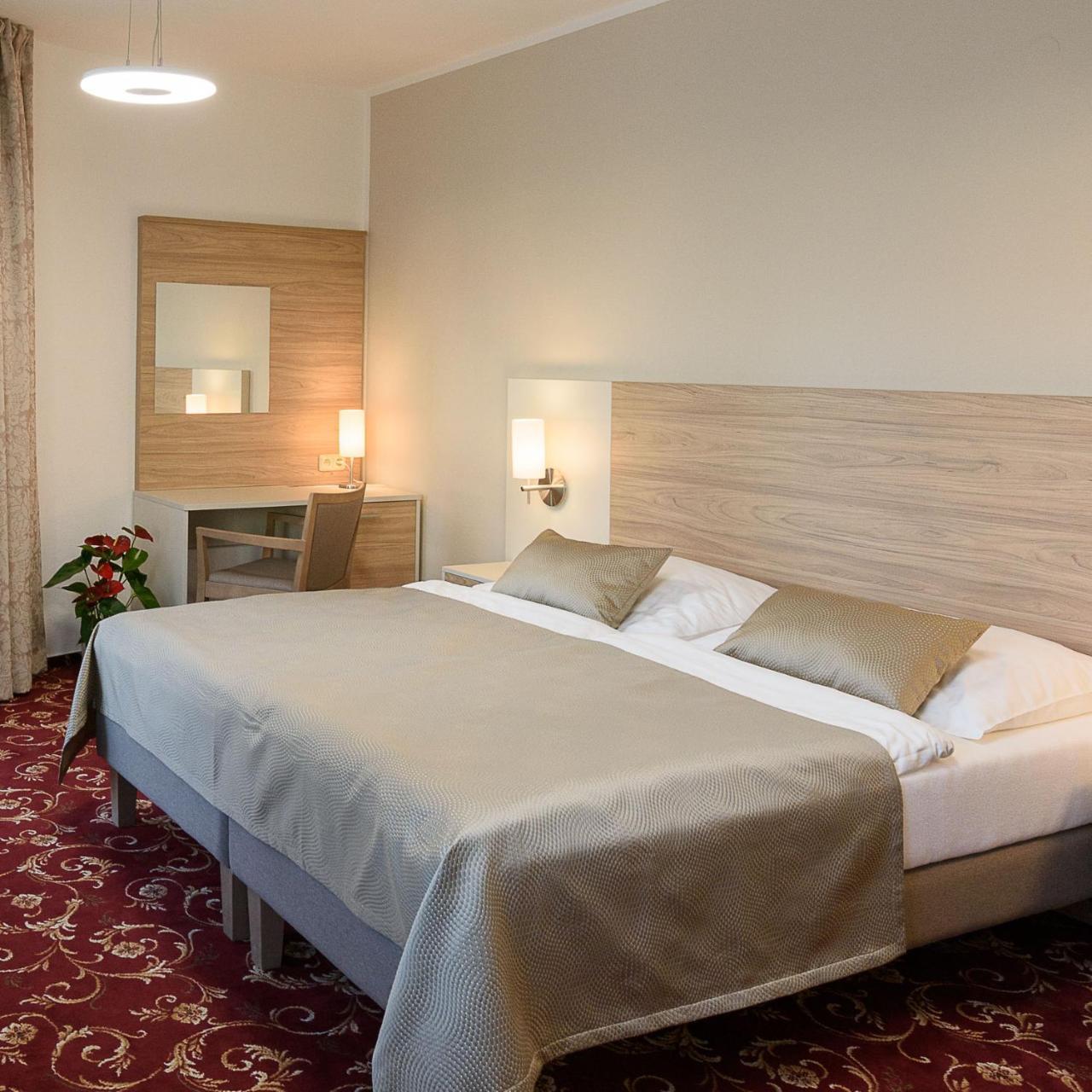 Sport-V-Hotel Hrotovice Bagian luar foto